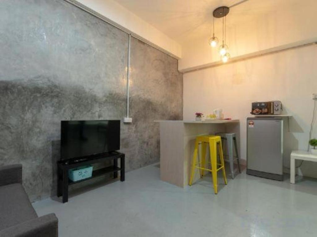 Oyo 43993 Madsuite Kota Kinabalu Exteriör bild