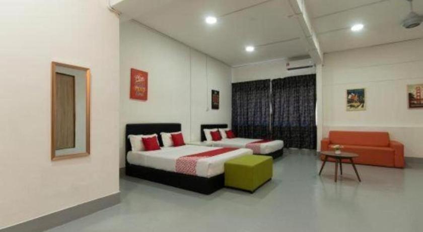 Oyo 43993 Madsuite Kota Kinabalu Exteriör bild