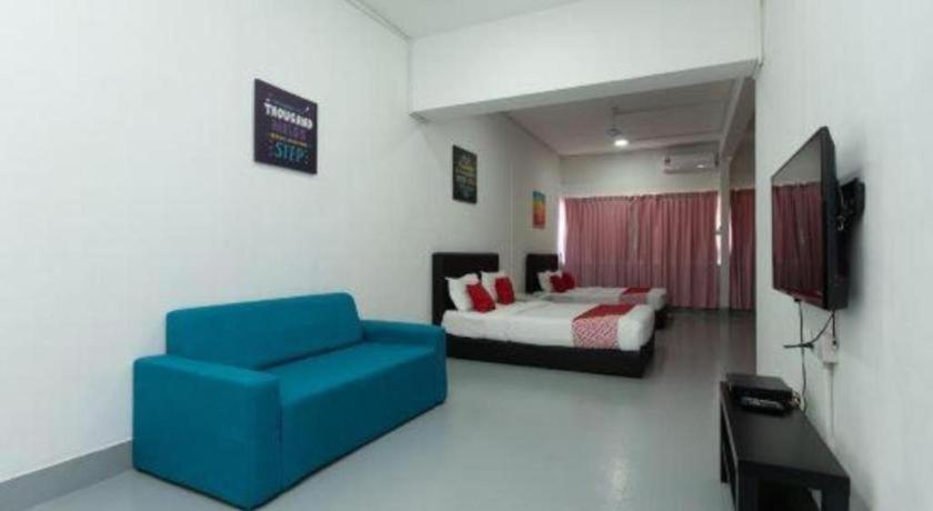 Oyo 43993 Madsuite Kota Kinabalu Exteriör bild