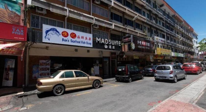 Oyo 43993 Madsuite Kota Kinabalu Exteriör bild